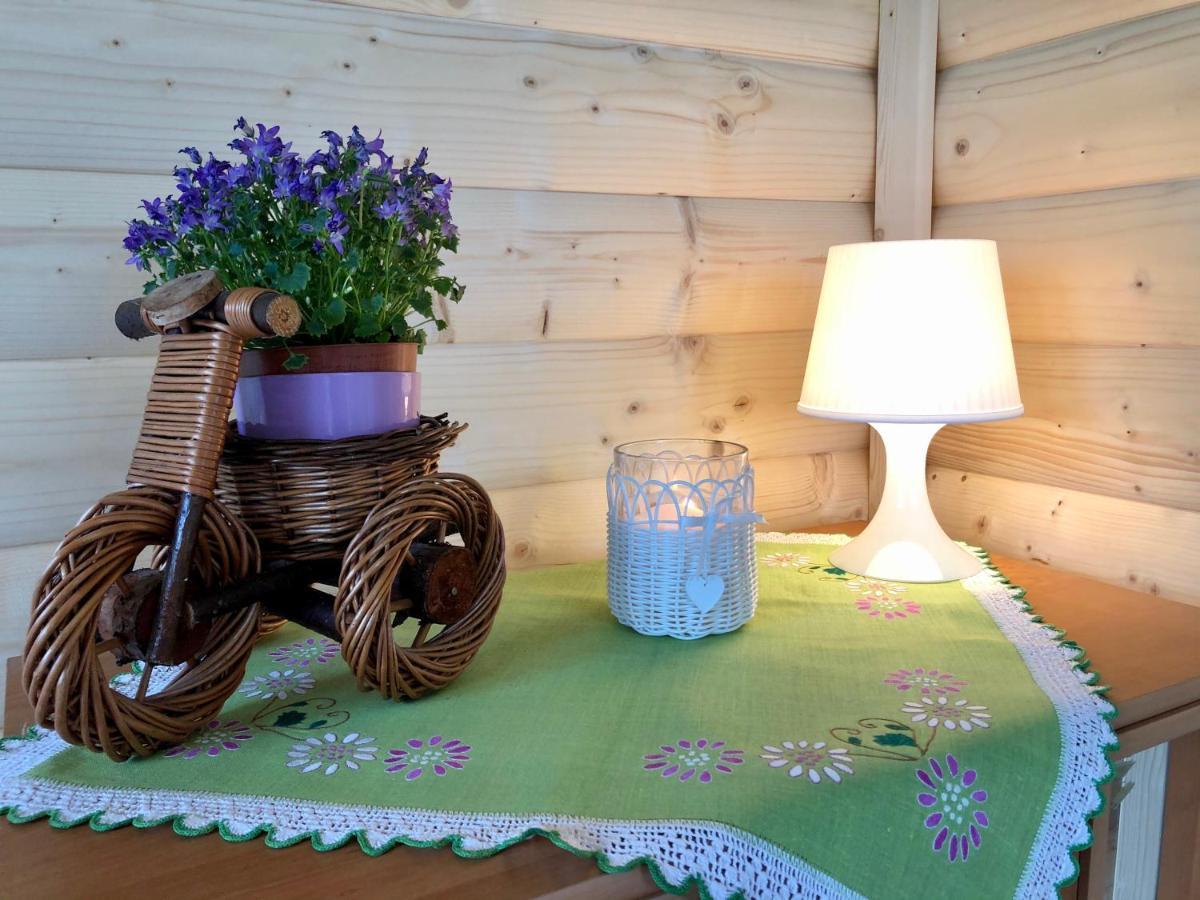 Domek Koniec Swiata Dzianisz Buitenkant foto