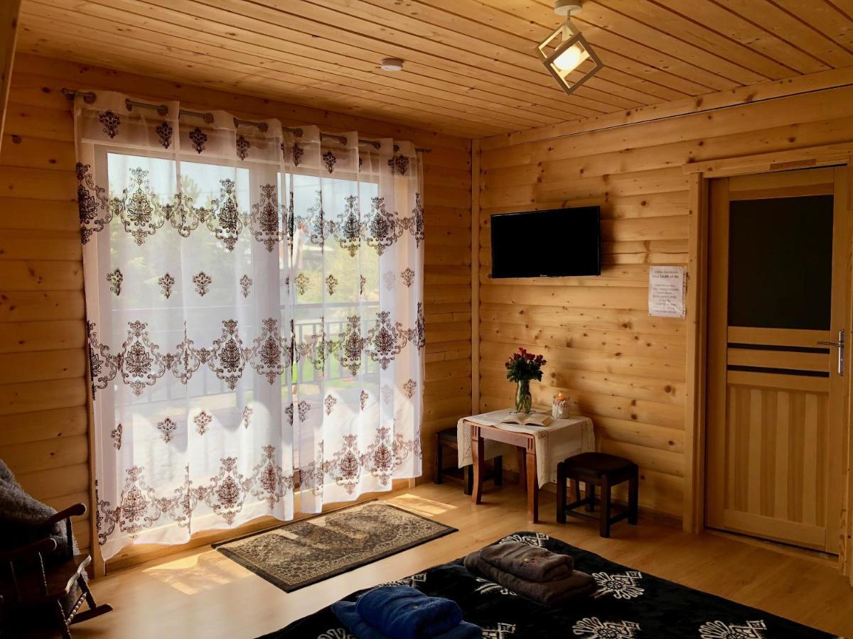 Domek Koniec Swiata Dzianisz Buitenkant foto