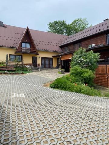 Domek Koniec Swiata Dzianisz Buitenkant foto