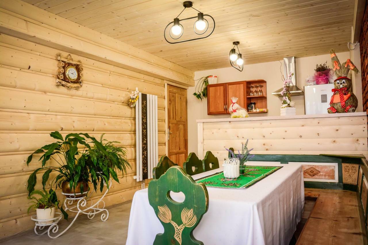 Domek Koniec Swiata Dzianisz Buitenkant foto
